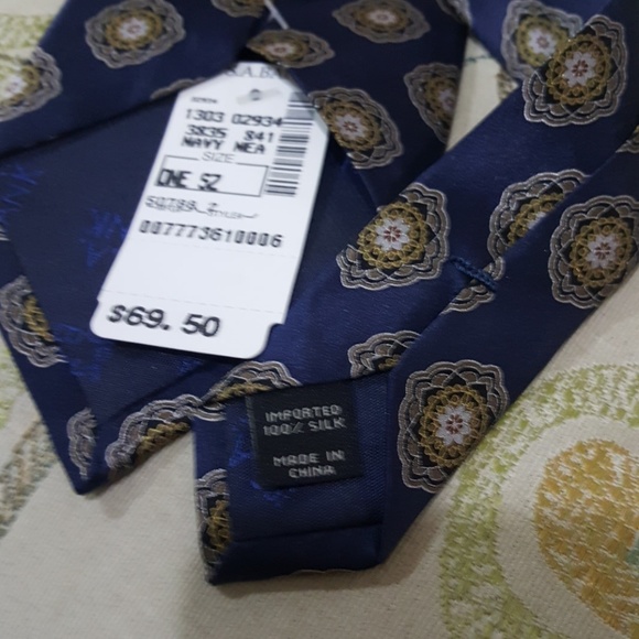 Jos. A. Bank Tie - Picture 3 of 3